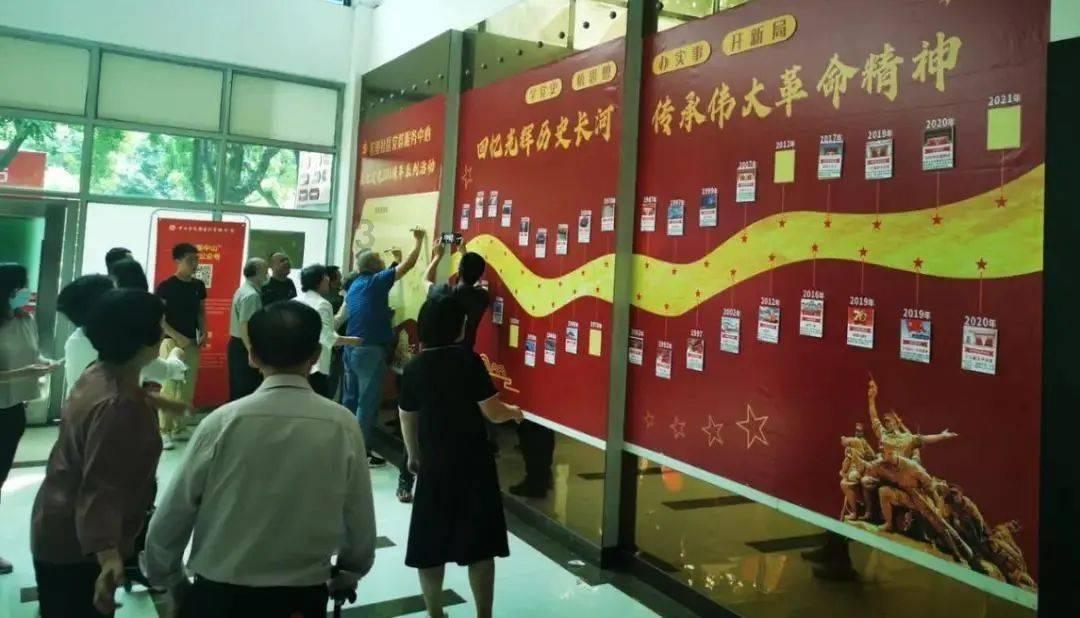 趴在桌子上午睡，有哪些坏处？